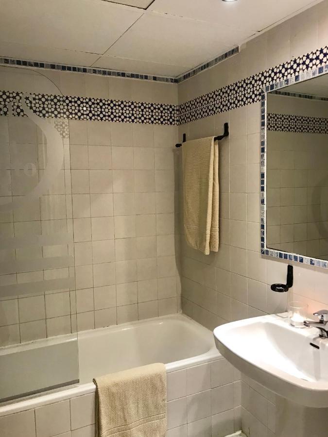 Appartement Large And Elegant In Puerto Banus With Pools And Paddle à Marbellac Extérieur photo
